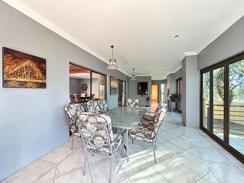 To Let 4 Bedroom Property for Rent in Xanadu North West